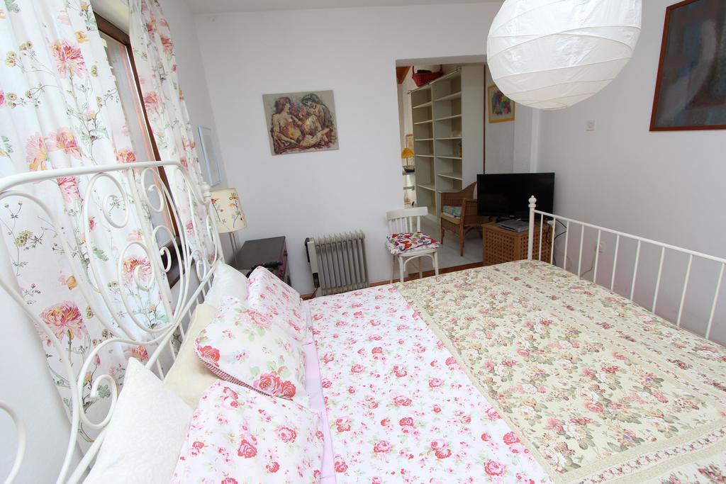 Apartments Apollonio Rovinj Oda fotoğraf